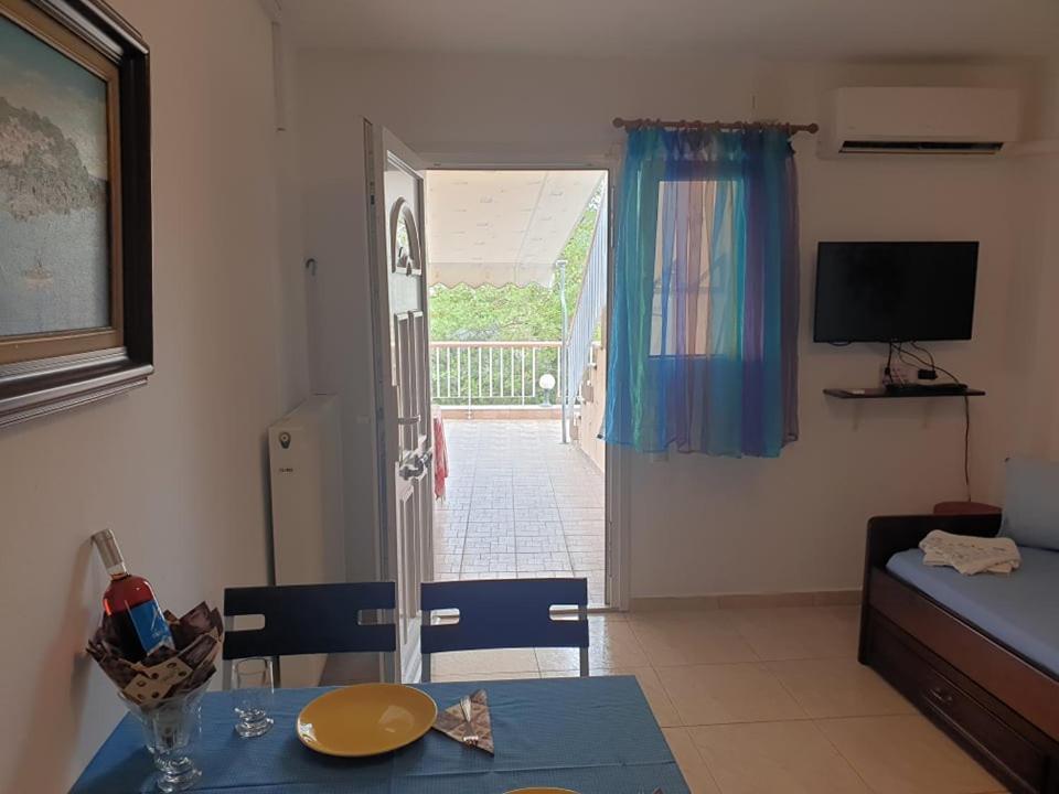 Anna Apartments Nea Peramos  Ngoại thất bức ảnh
