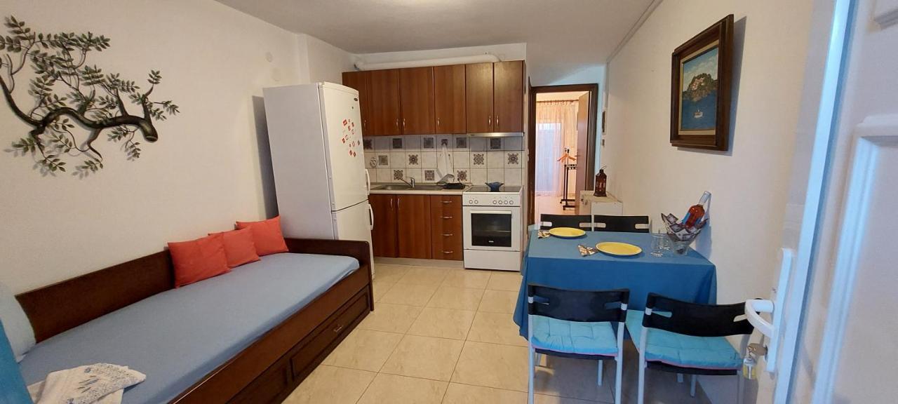 Anna Apartments Nea Peramos  Ngoại thất bức ảnh